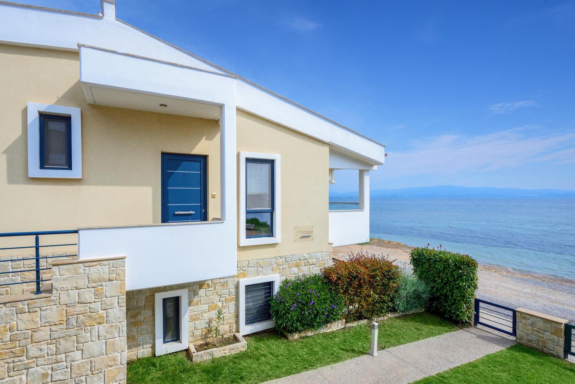 Elpiniki Luxury Apartments Nea Poteidaia Exterior photo