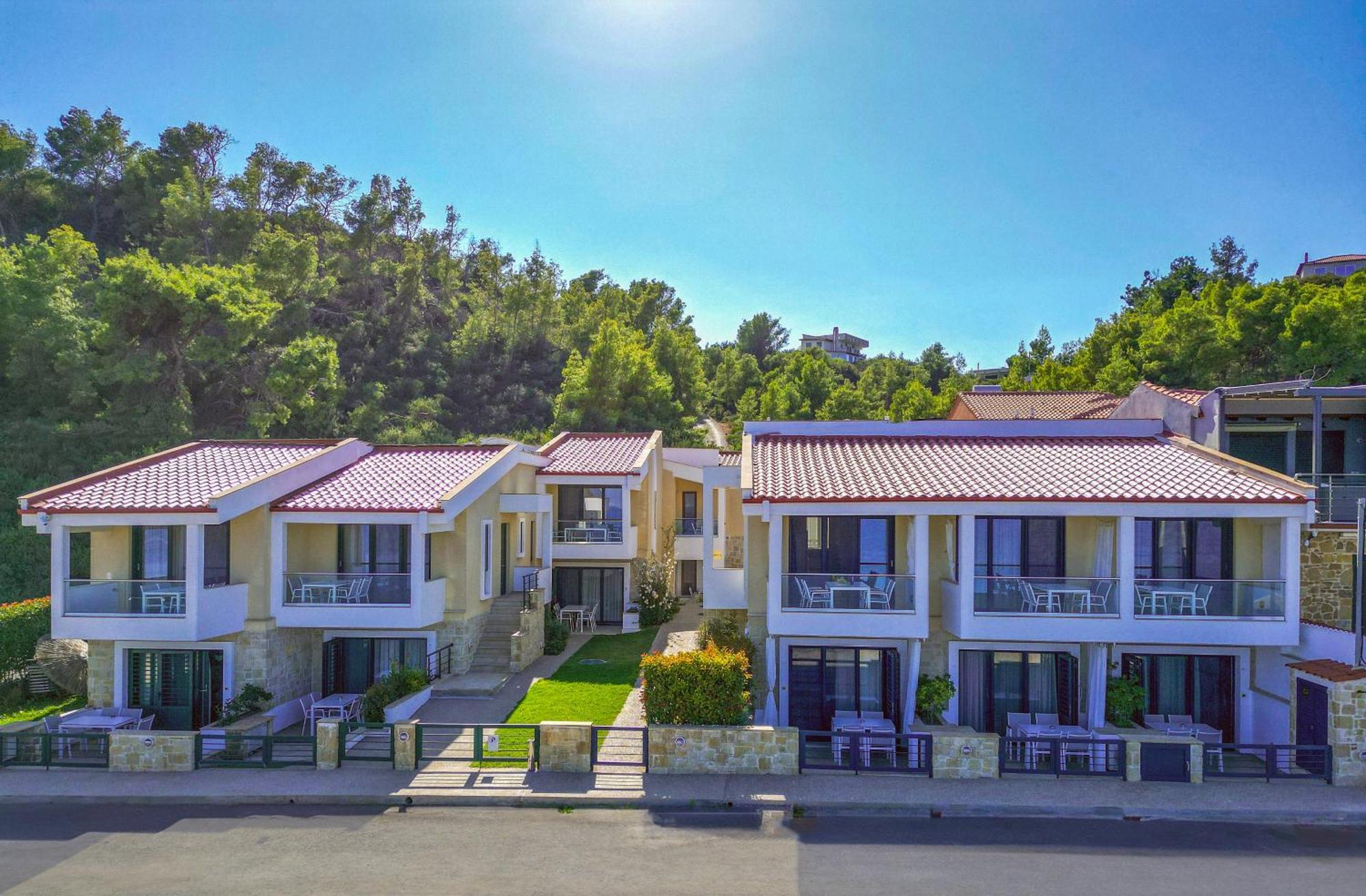 Elpiniki Luxury Apartments Nea Poteidaia Exterior photo