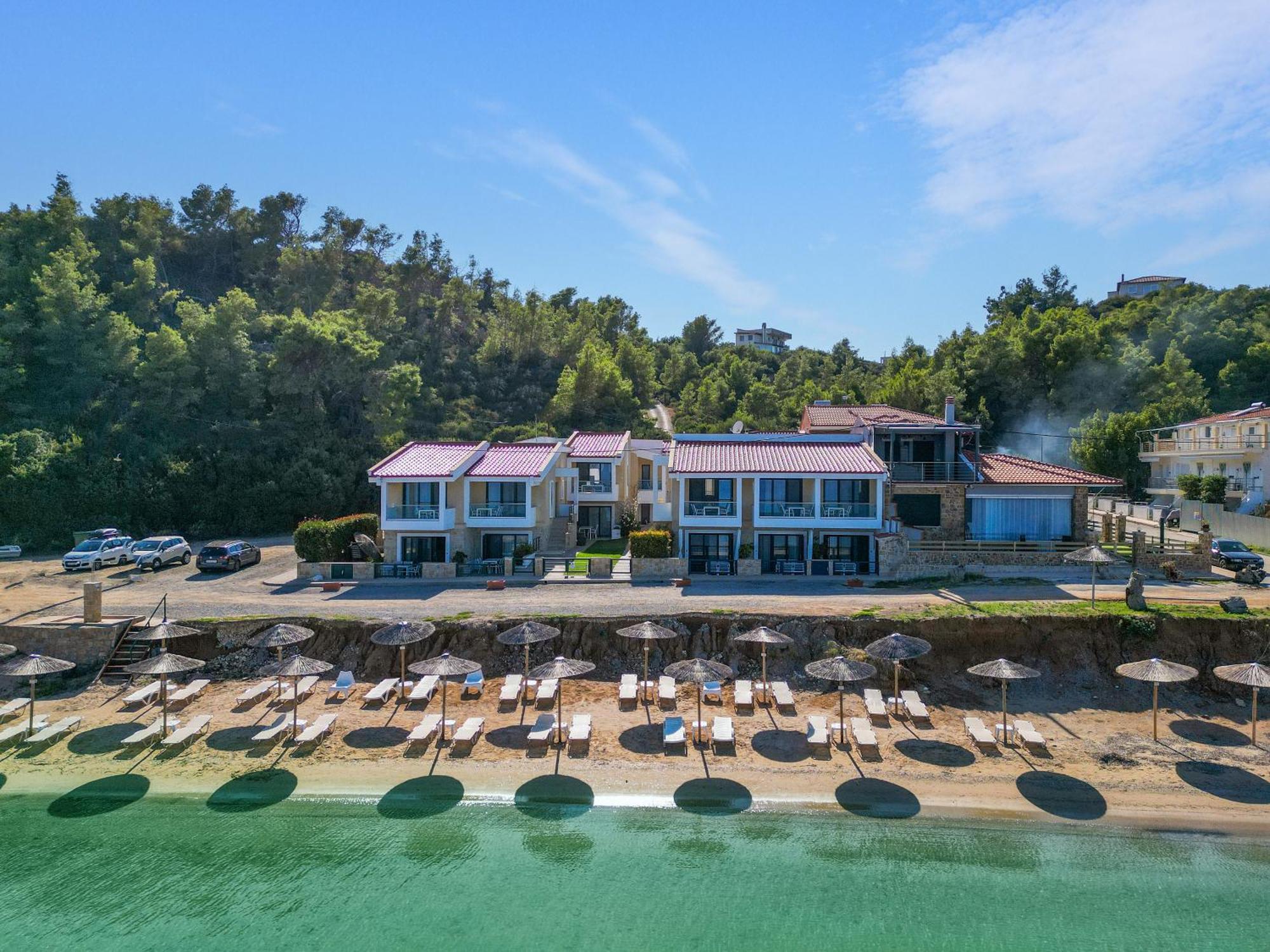 Elpiniki Luxury Apartments Nea Poteidaia Exterior photo